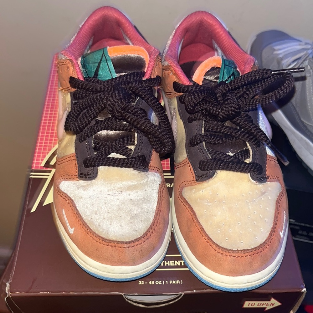 Chocolate dunks Size 2y